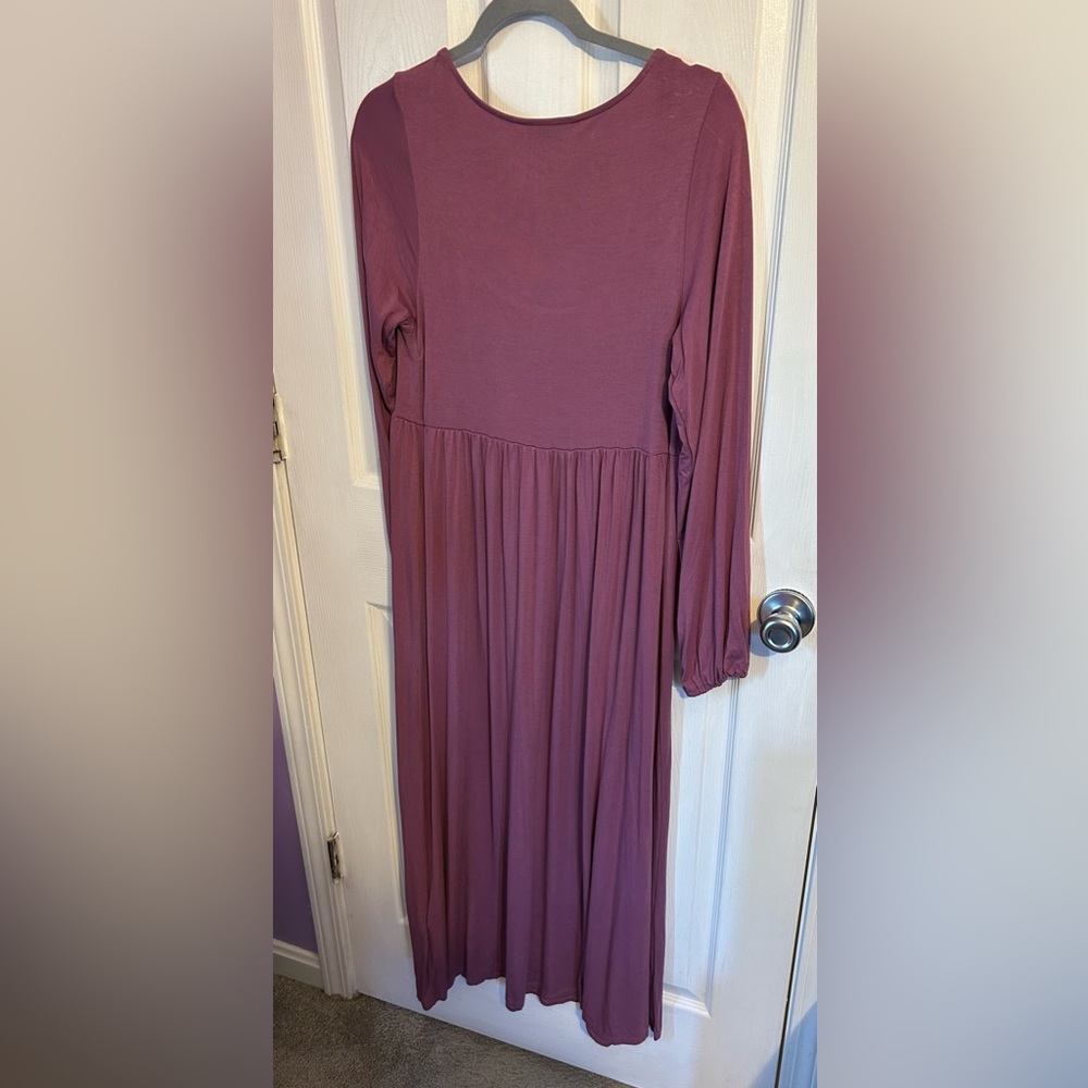 NWT motherhood. Maternity Maxi Dress - Picture 4 of 4